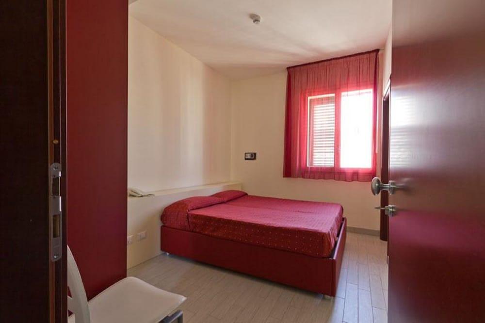 Baia Hotel 3*