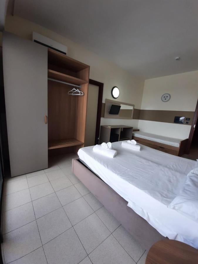 Baia Hotel 3*